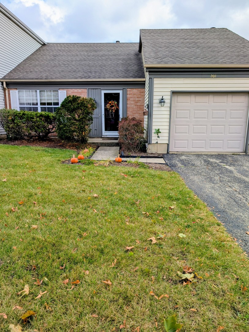 201 Bingham Circle, Mundelein, IL 60060