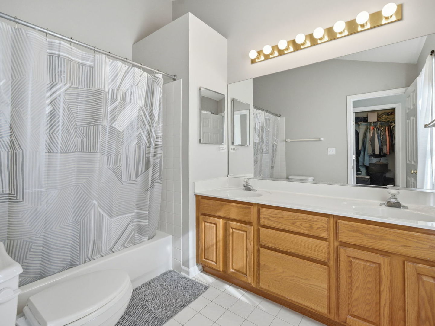 2963 Waters Edge Circle #14-C, Aurora, IL 60504