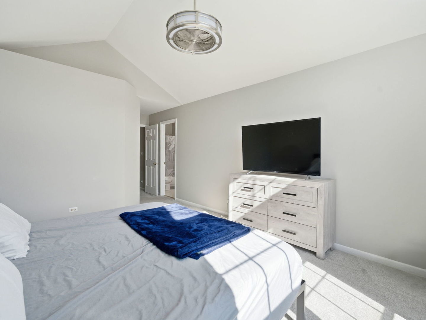 2963 Waters Edge Circle #14-C, Aurora, IL 60504