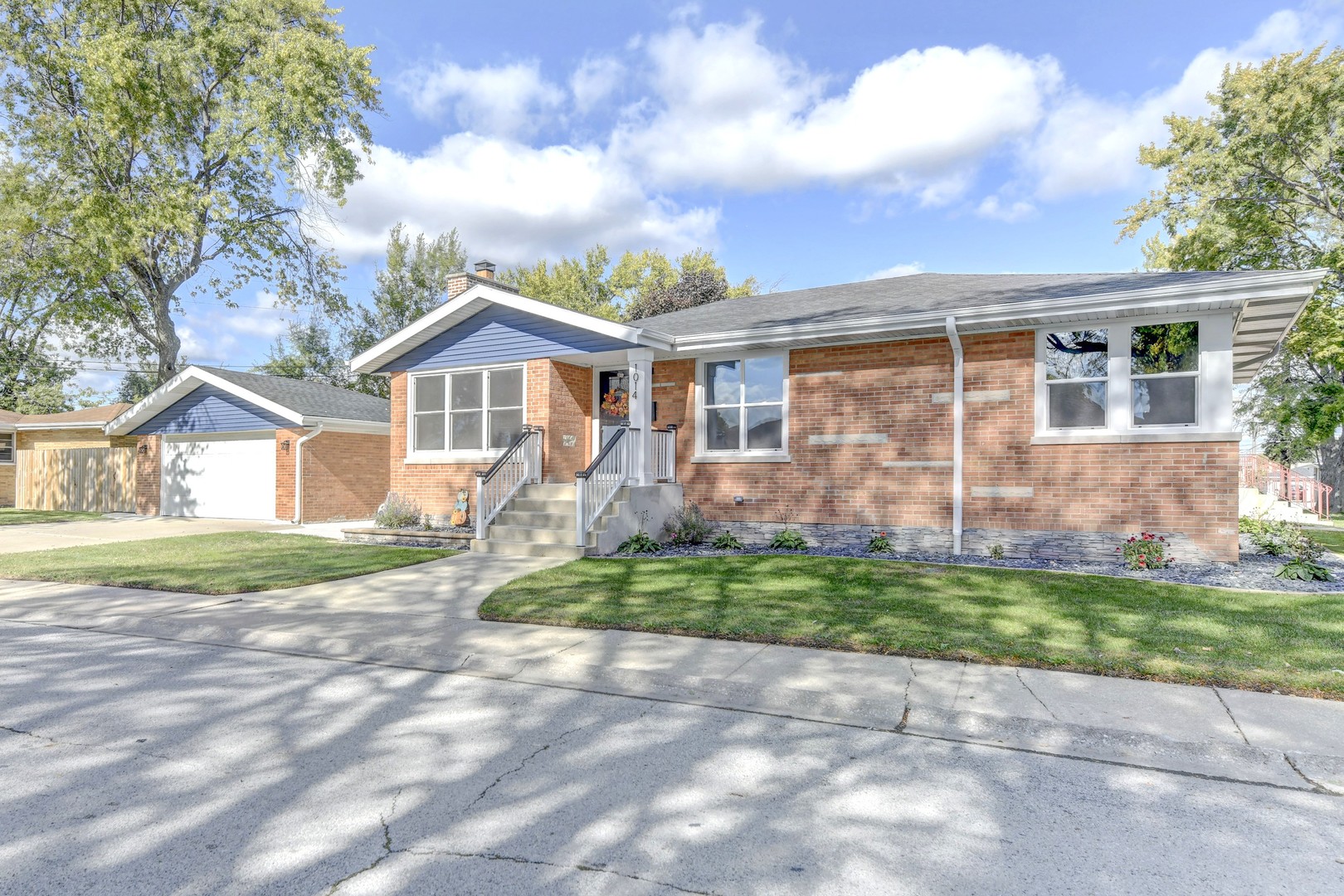 1014 E 163rd Street, South Holland, IL 60473