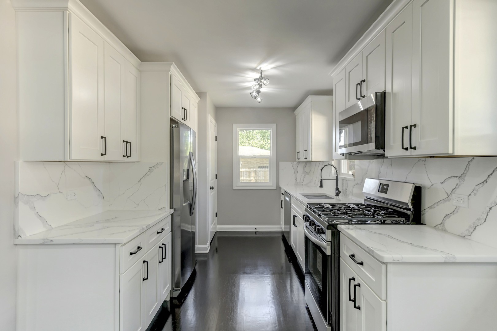 1014 E 163rd Street, South Holland, IL 60473