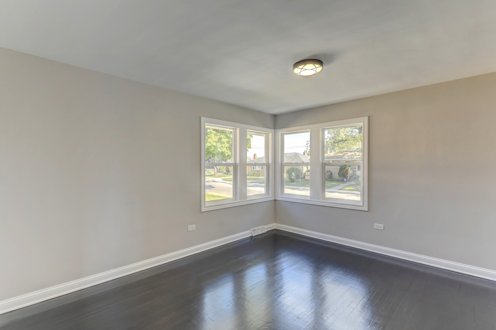 1014 E 163rd Street, South Holland, IL 60473