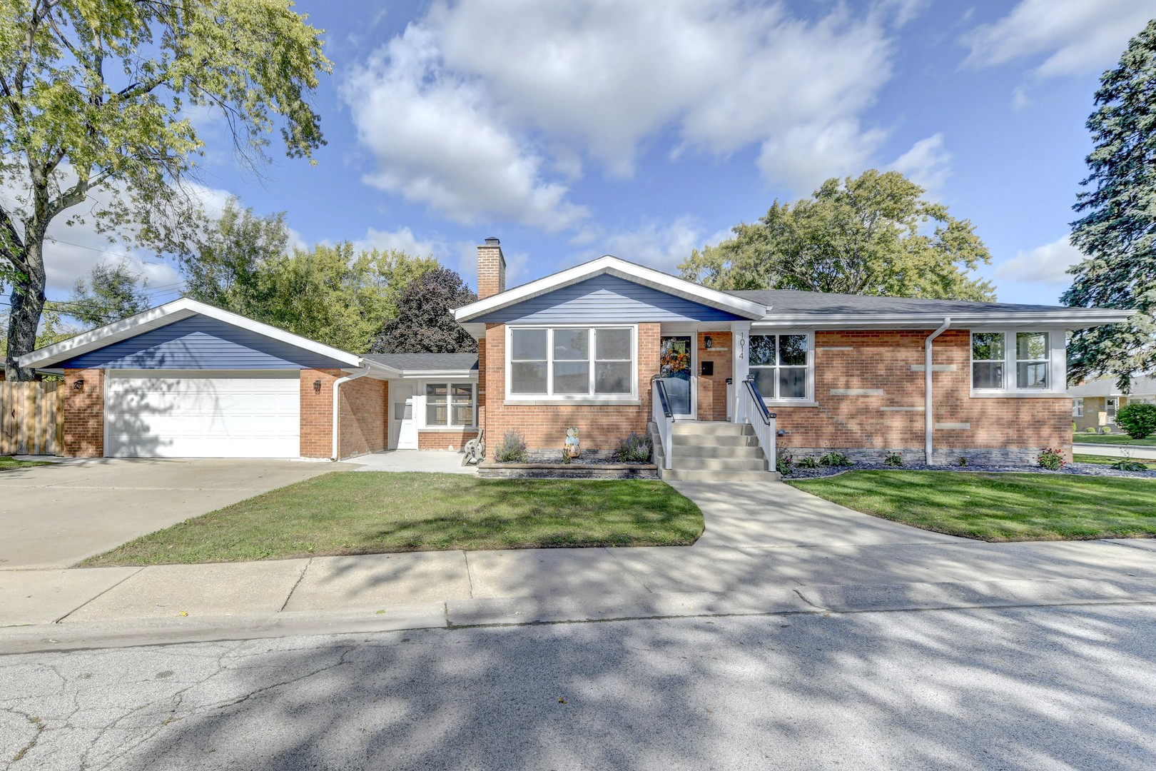 1014 E 163rd Street, South Holland, IL 60473