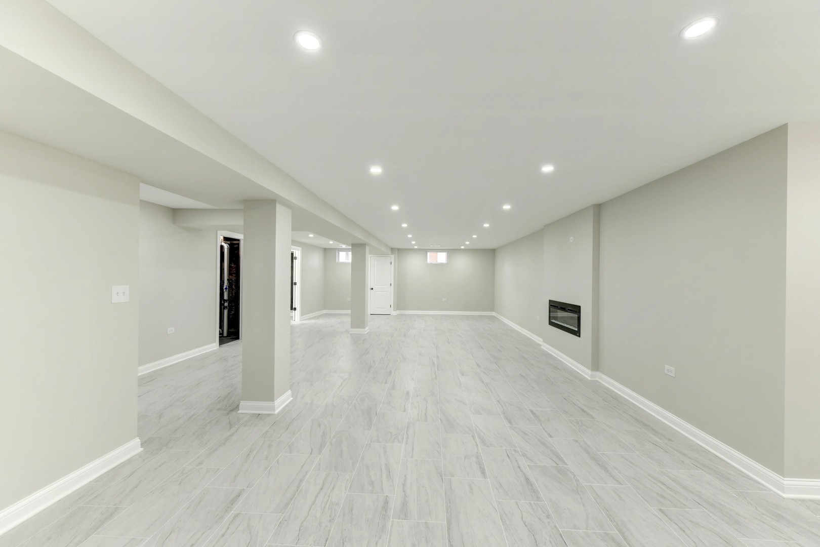 1014 E 163rd Street, South Holland, IL 60473