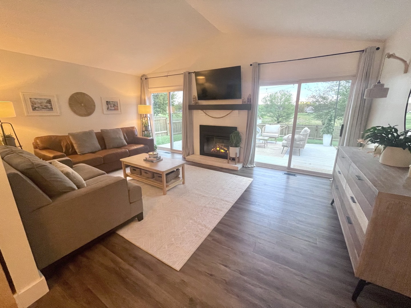 240 Westbrook Circle, Naperville, IL 60565