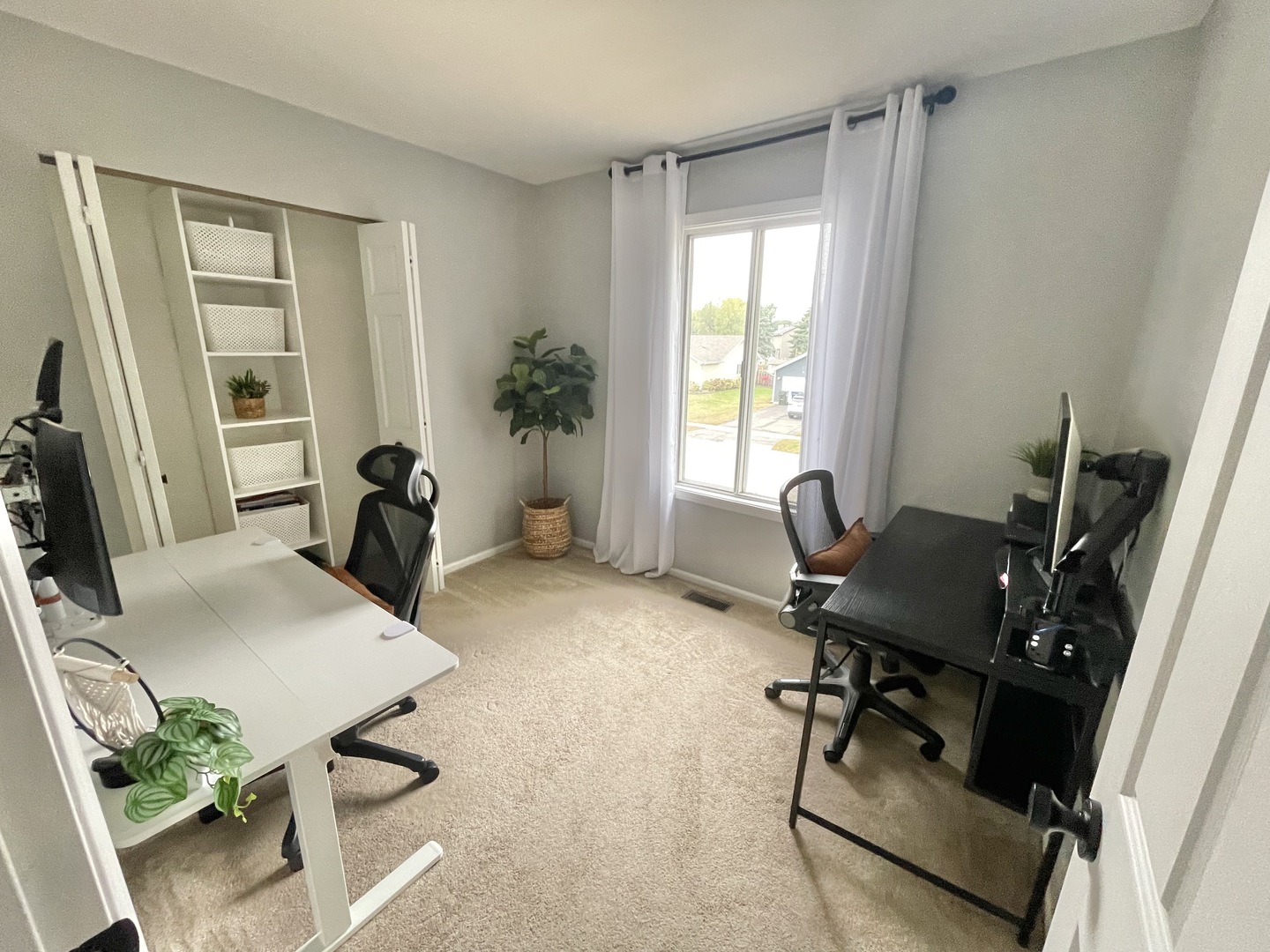 240 Westbrook Circle, Naperville, IL 60565