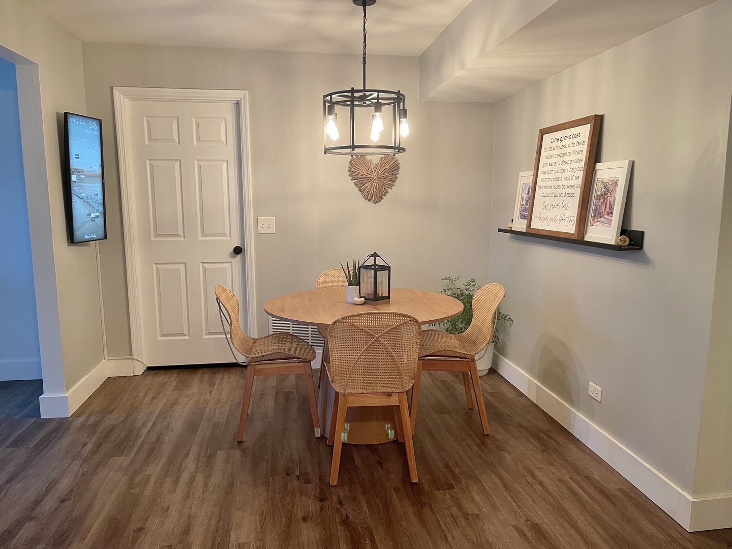 240 Westbrook Circle, Naperville, IL 60565