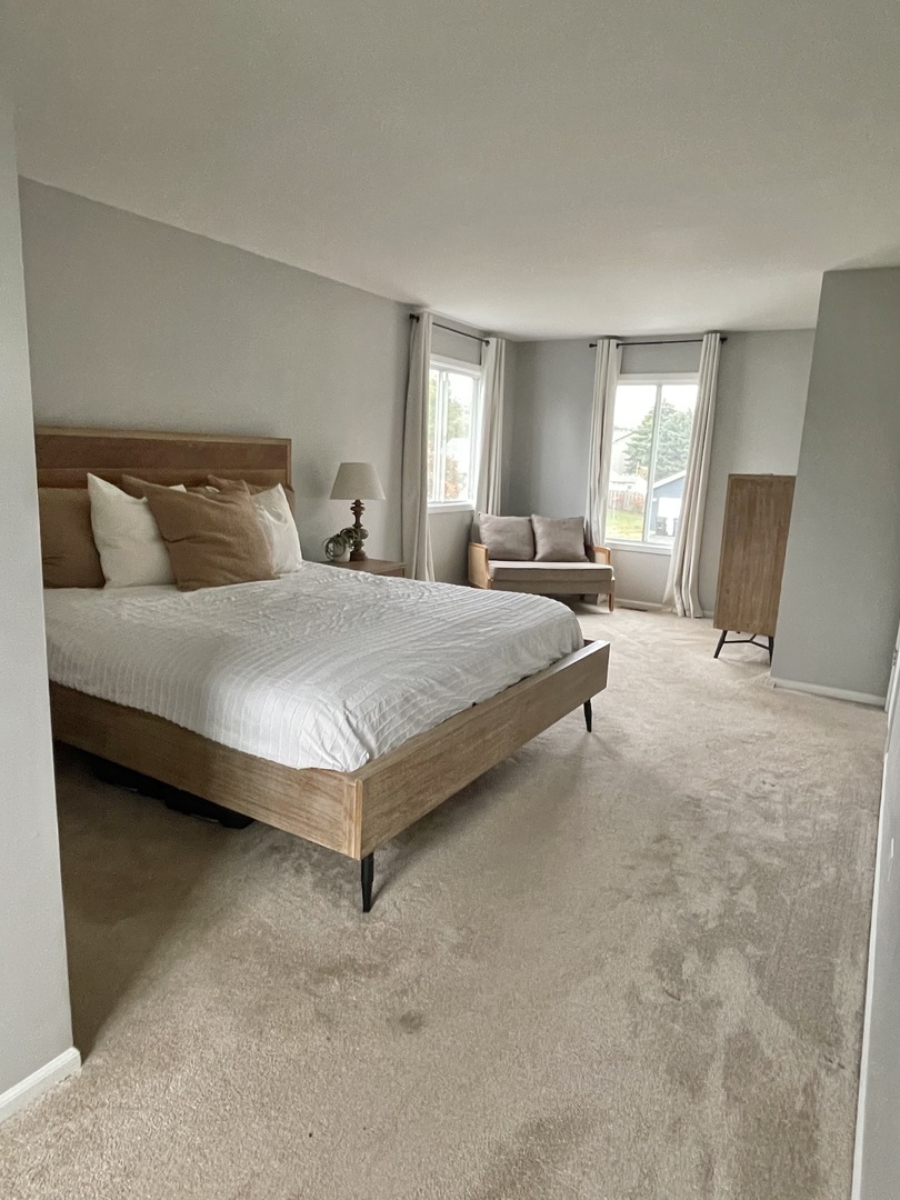 240 Westbrook Circle, Naperville, IL 60565