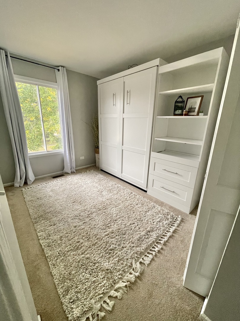 240 Westbrook Circle, Naperville, IL 60565