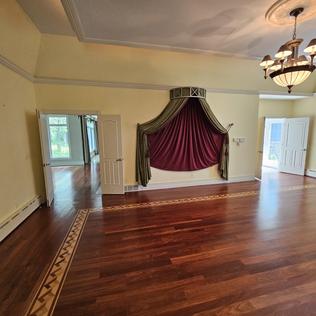 13616 Route 176, Woodstock, IL 60098