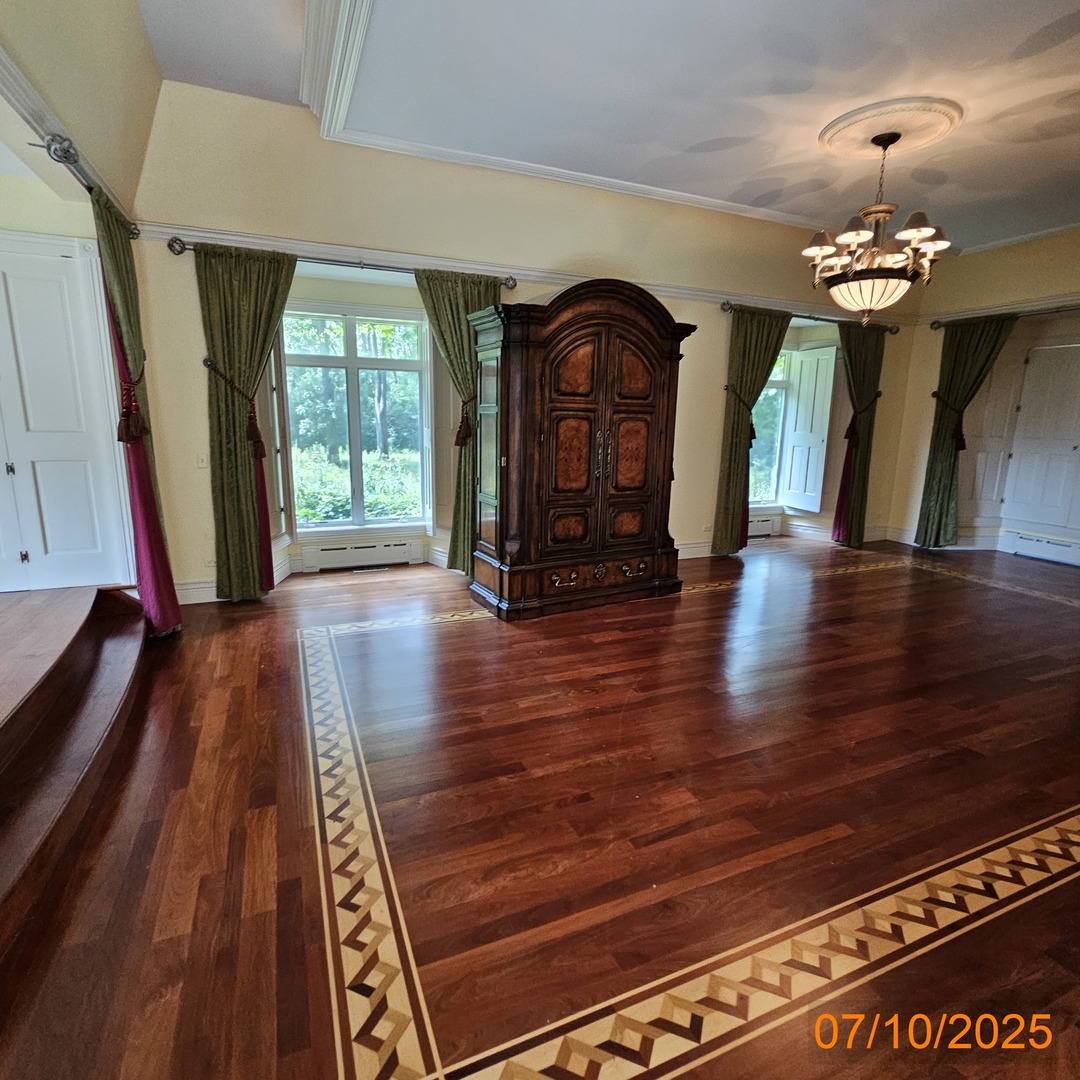 13616 Route 176, Woodstock, IL 60098