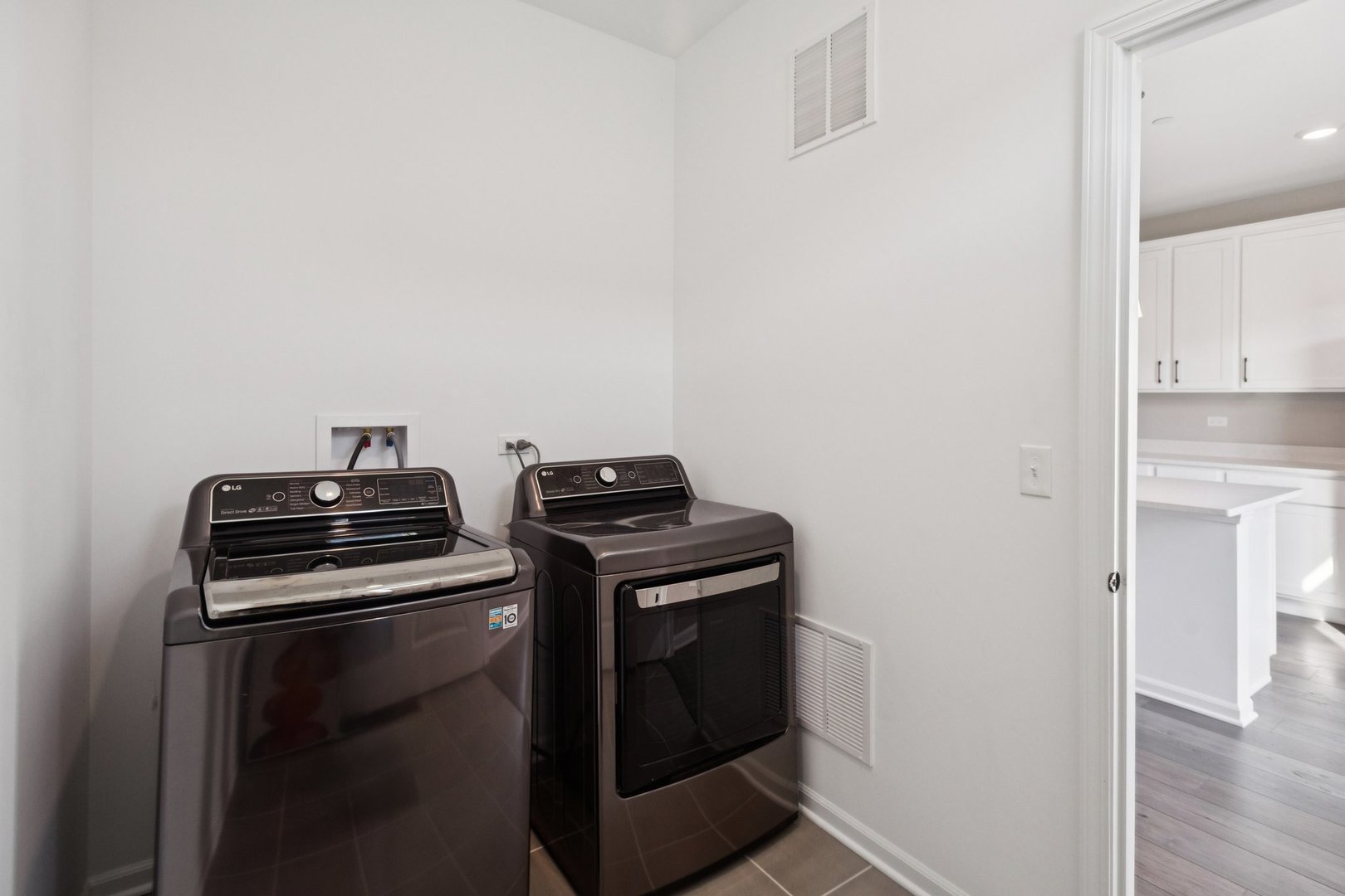 1533 Executive Way, Des Plaines, IL 60018