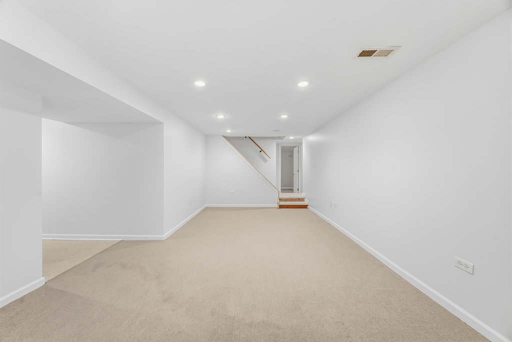 9319 S Ridgeway Avenue, Evergreen Park, IL 60805