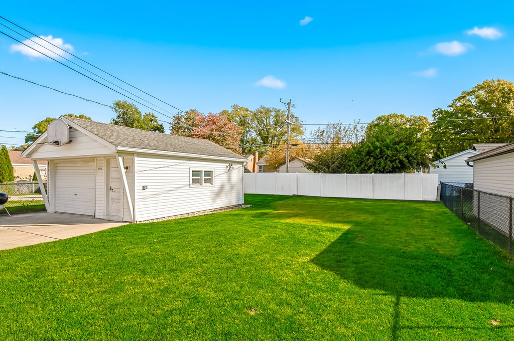 9319 S Ridgeway Avenue, Evergreen Park, IL 60805