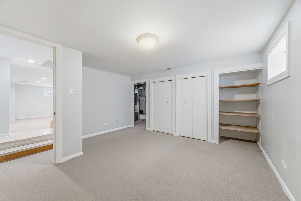 9319 S Ridgeway Avenue, Evergreen Park, IL 60805