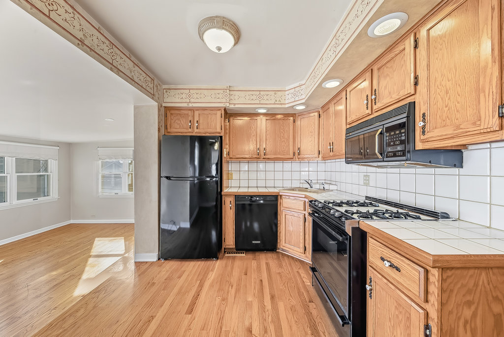 9319 S Ridgeway Avenue, Evergreen Park, IL 60805