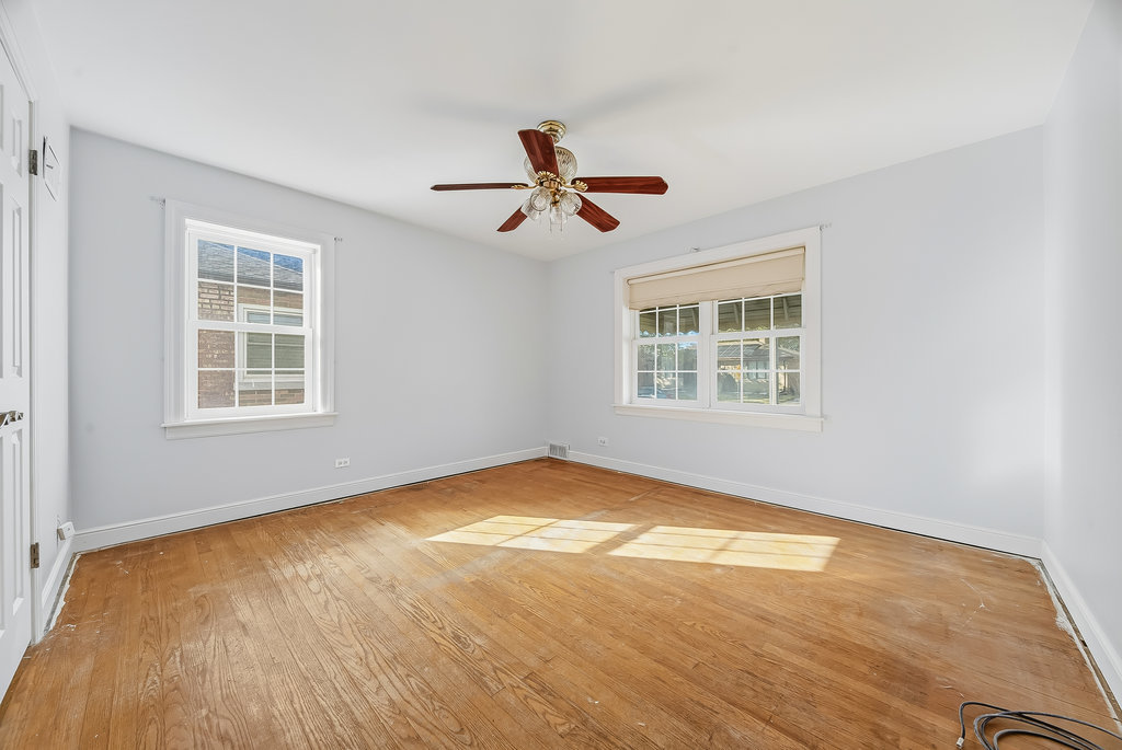 9319 S Ridgeway Avenue, Evergreen Park, IL 60805