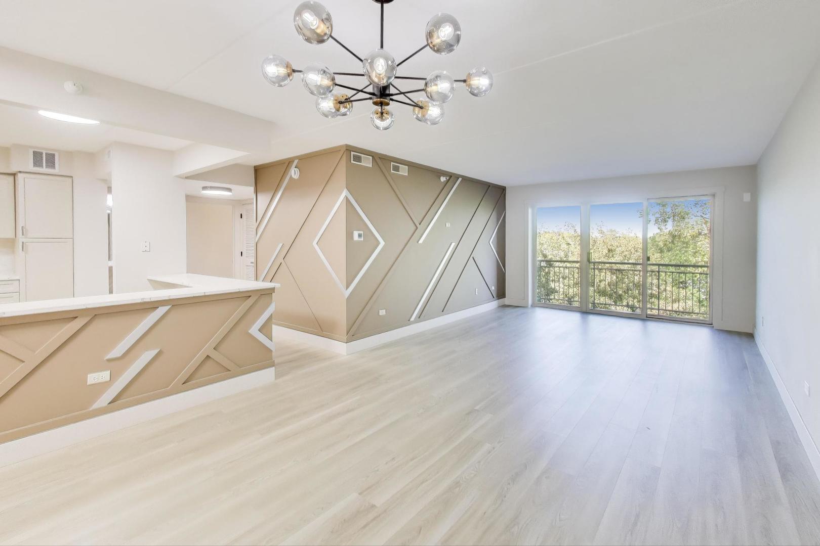 6815 N Milwaukee Avenue #506, Niles, IL 60714