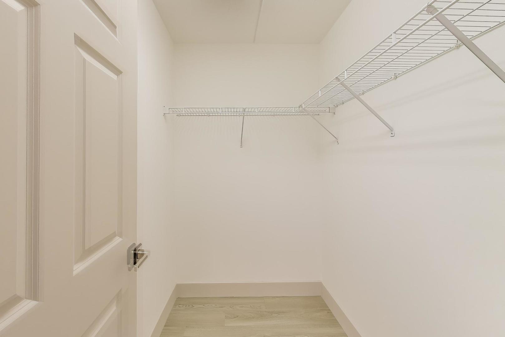 6815 N Milwaukee Avenue #506, Niles, IL 60714