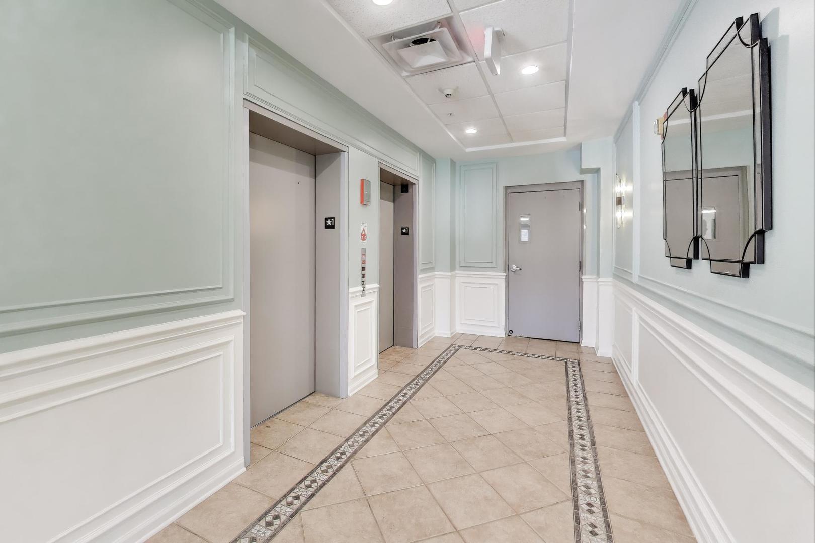 6815 N Milwaukee Avenue #506, Niles, IL 60714