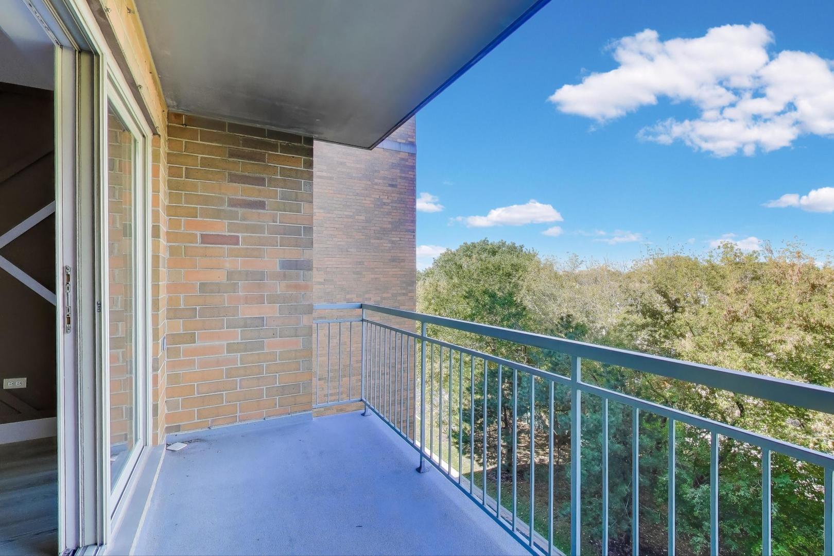 6815 N Milwaukee Avenue #506, Niles, IL 60714