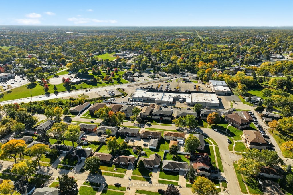 605 GLORIA Street, Lockport, IL 60441