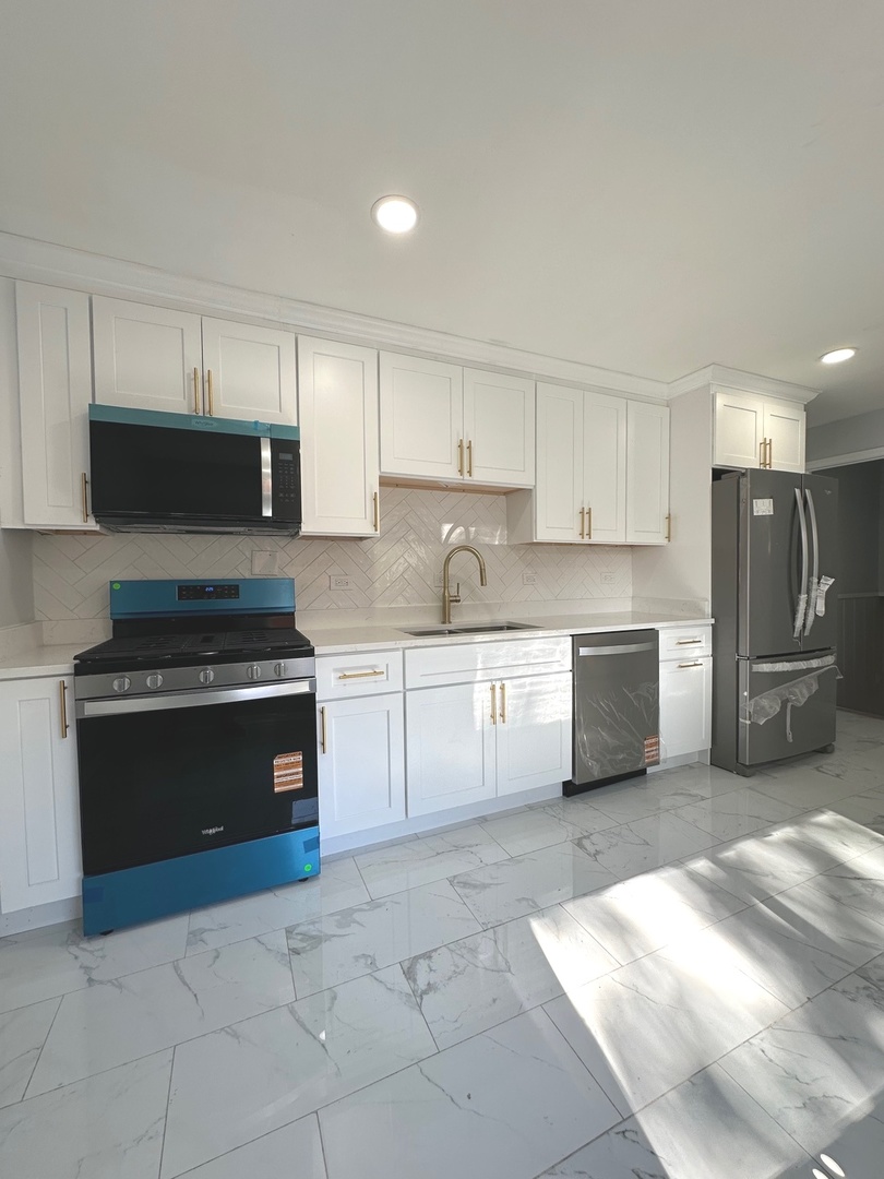 14737 Kimbark Avenue, Dolton, IL 60419