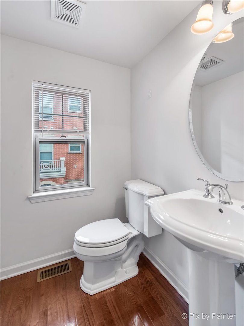 307 Narragansett Avenue, Morton Grove, IL 60053