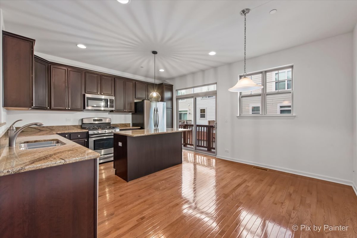 307 Narragansett Avenue, Morton Grove, IL 60053