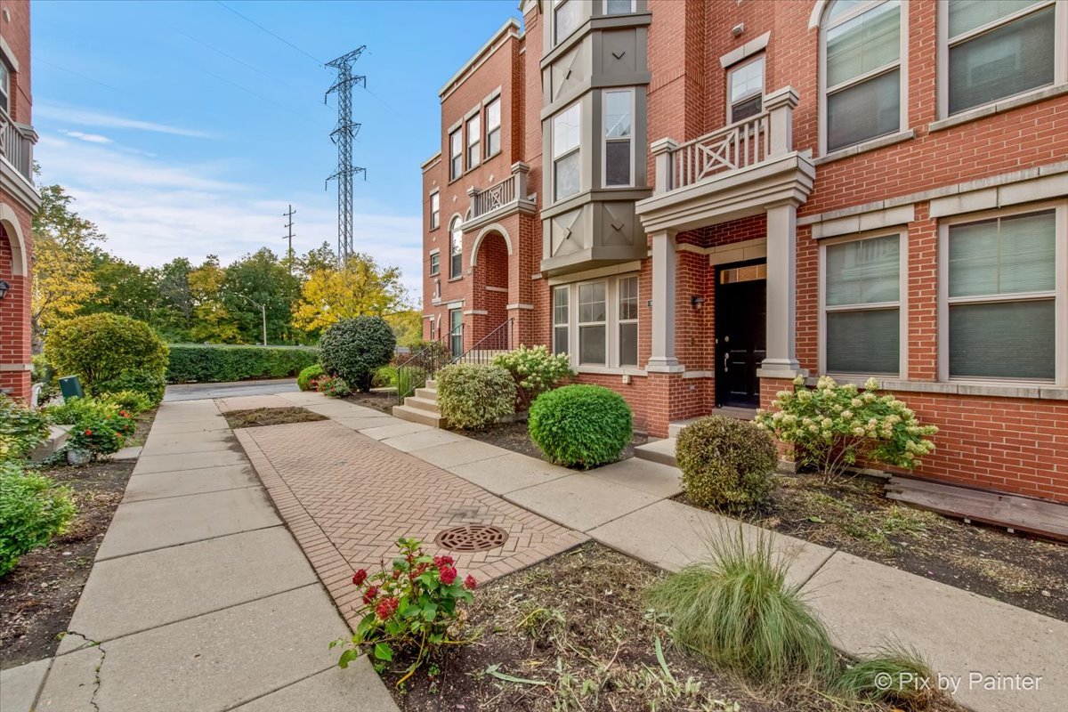 307 Narragansett Avenue, Morton Grove, IL 60053