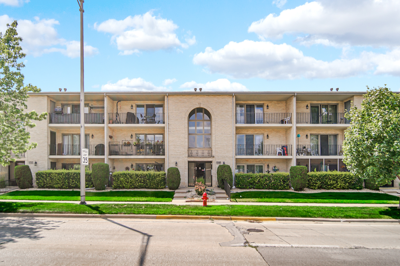 10538 S Central Avenue #3S, Chicago Ridge, IL 60415