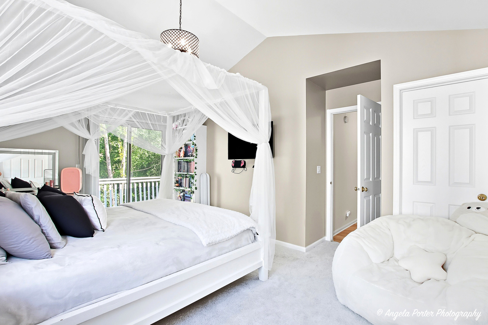 30 S Macgillis Drive #20-1, Round Lake, IL 60073