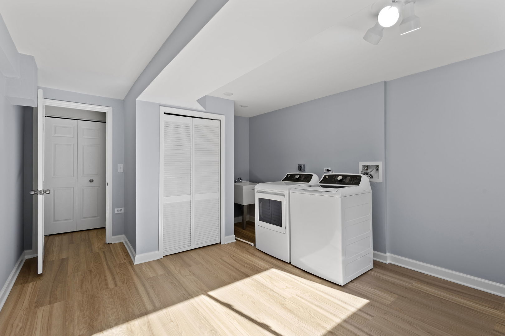 7S610 Lynn Drive, Naperville, IL 60540