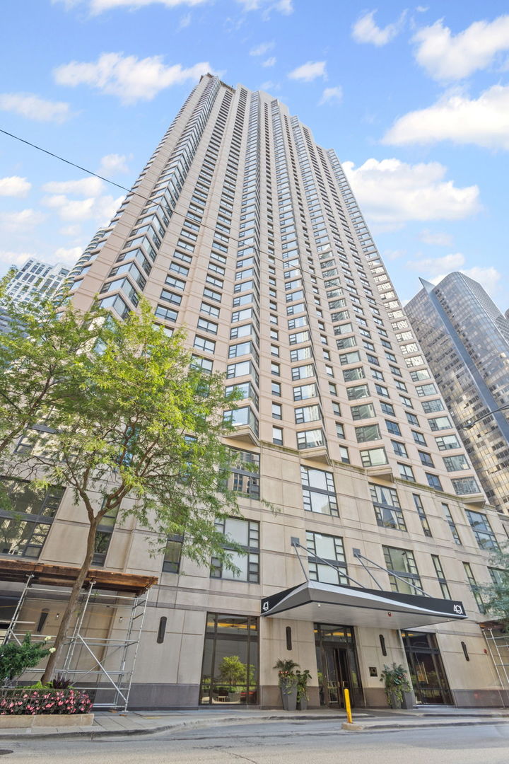 401 E Ontario Street #2810, Chicago, IL 60611