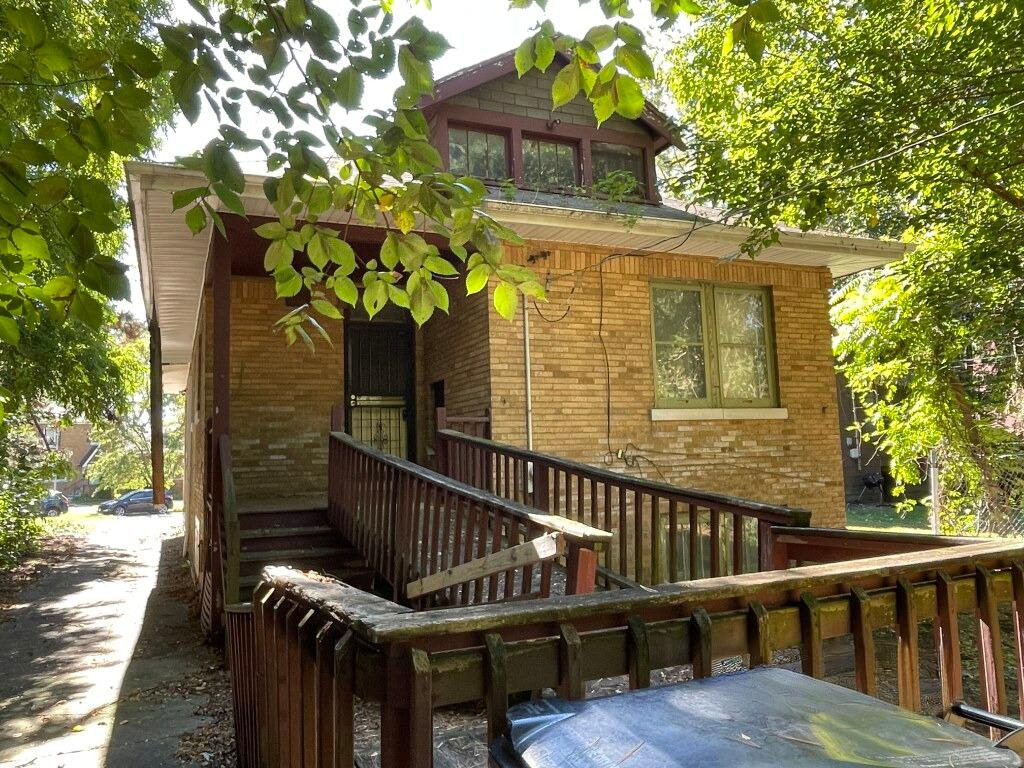 10868 S Prospect Avenue, Chicago, IL 60643