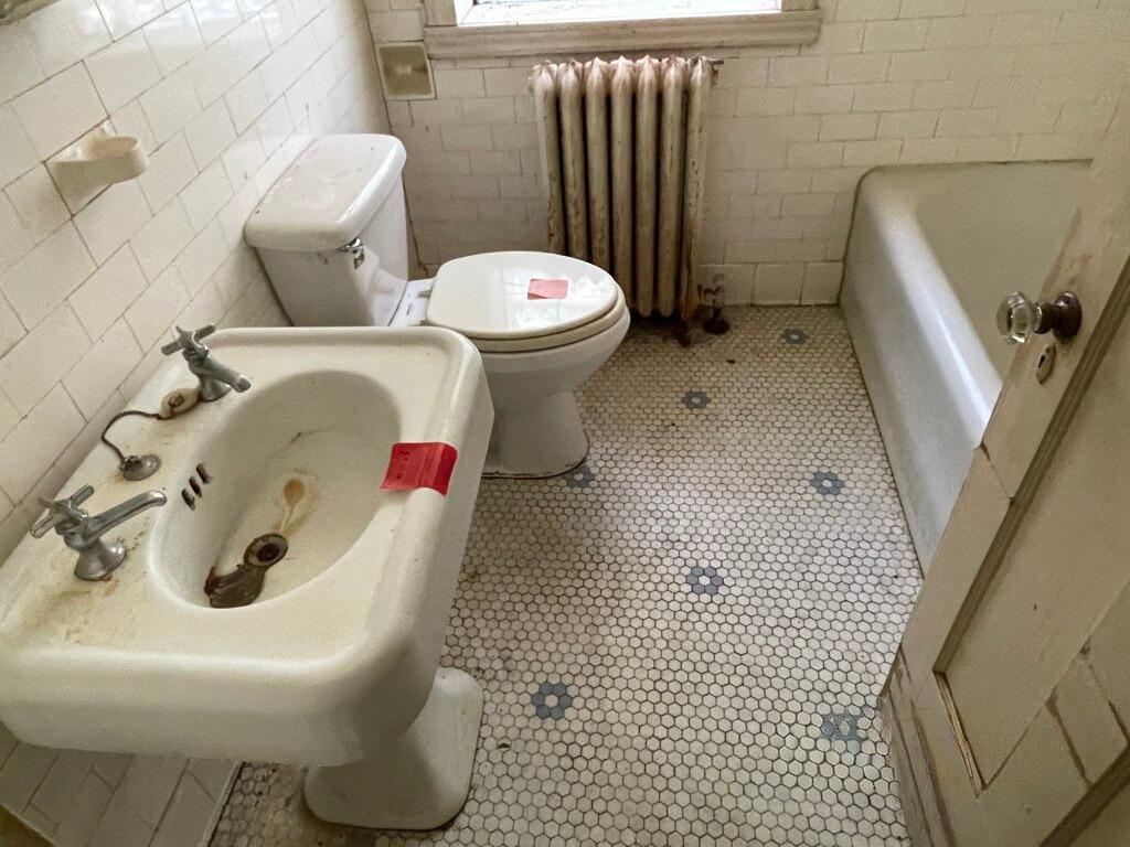 10868 S Prospect Avenue, Chicago, IL 60643