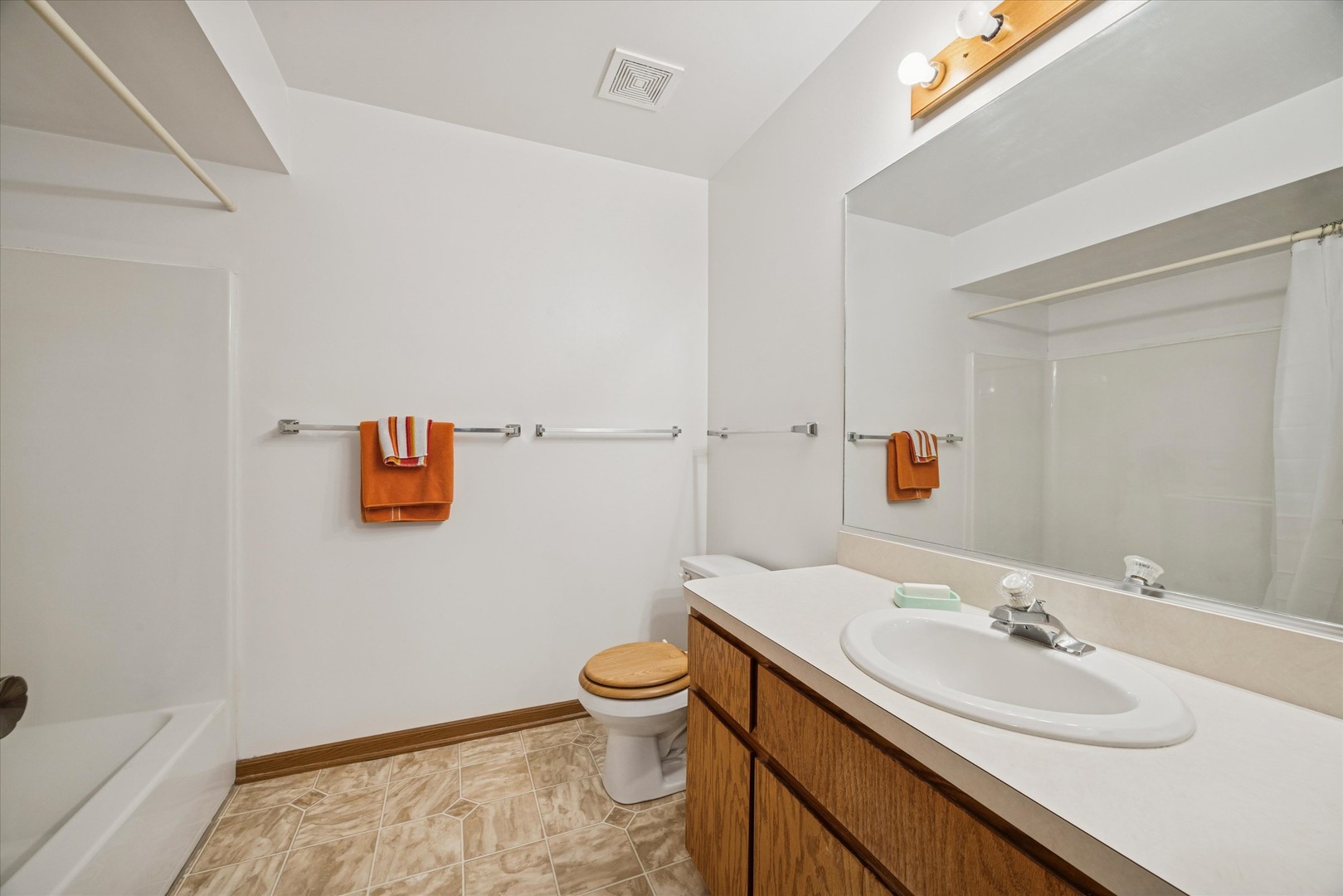 2689 Jodee Drive #B, Joliet, IL 60436