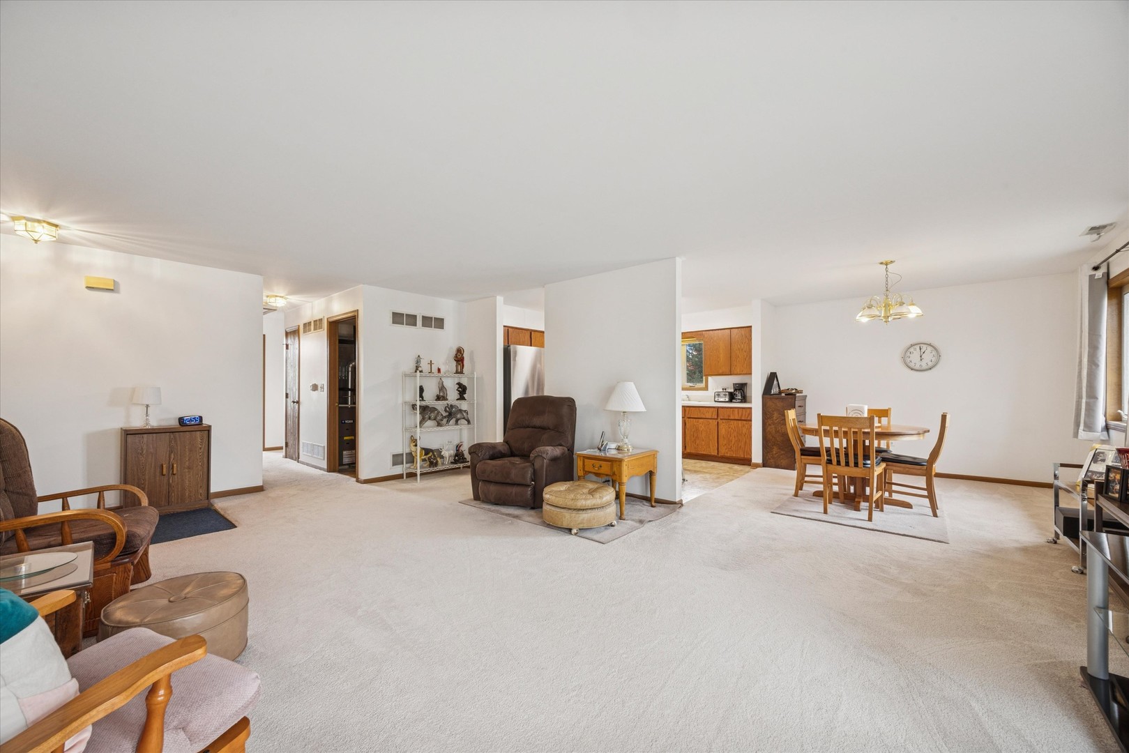 2689 Jodee Drive #B, Joliet, IL 60436