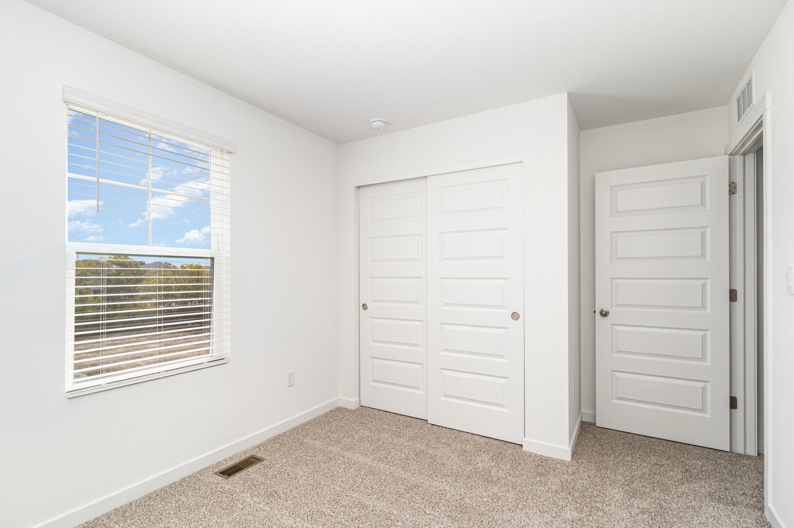 2171 Yellowstone Boulevard #2171, Mundelein, IL 60060