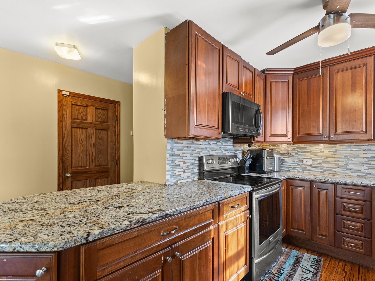 10241 W Bairstow Avenue, Beach Park, IL 60087