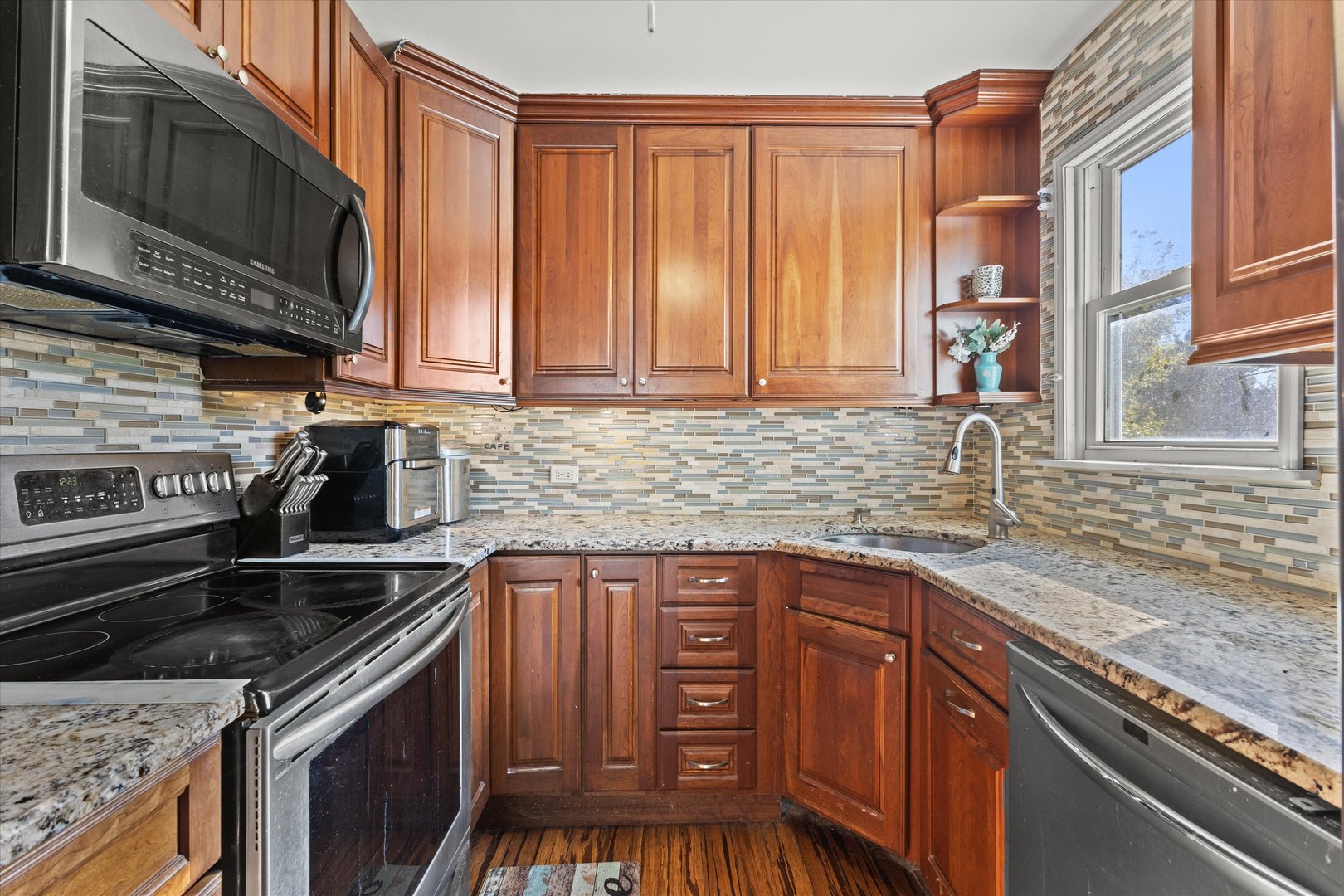 10241 W Bairstow Avenue, Beach Park, IL 60087