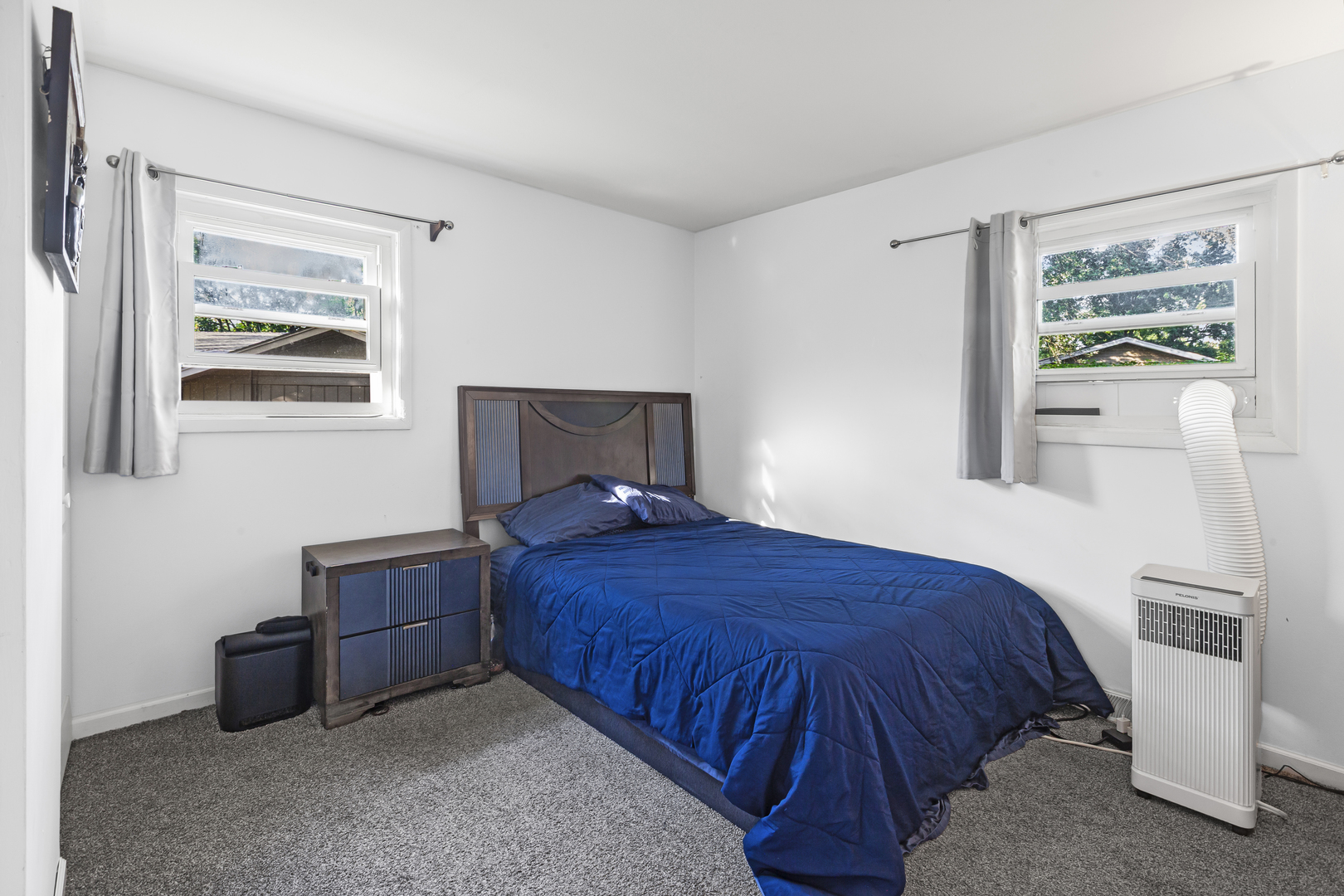 7664 Willow Avenue, Woodridge, IL 60517