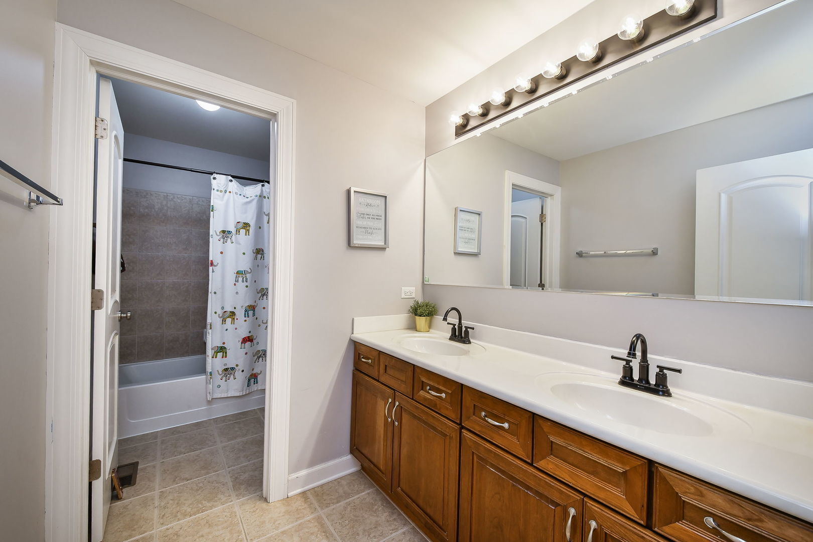 3025 Long Common Parkway, Elgin, IL 60124