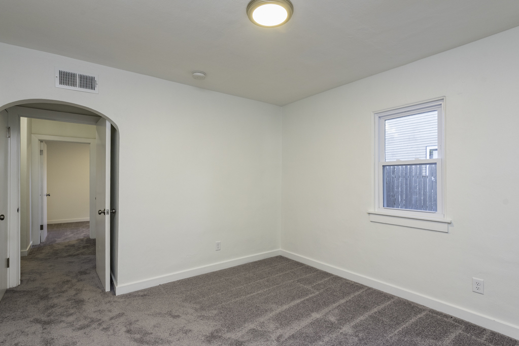 2110 Elisha Avenue, Zion, IL 60099