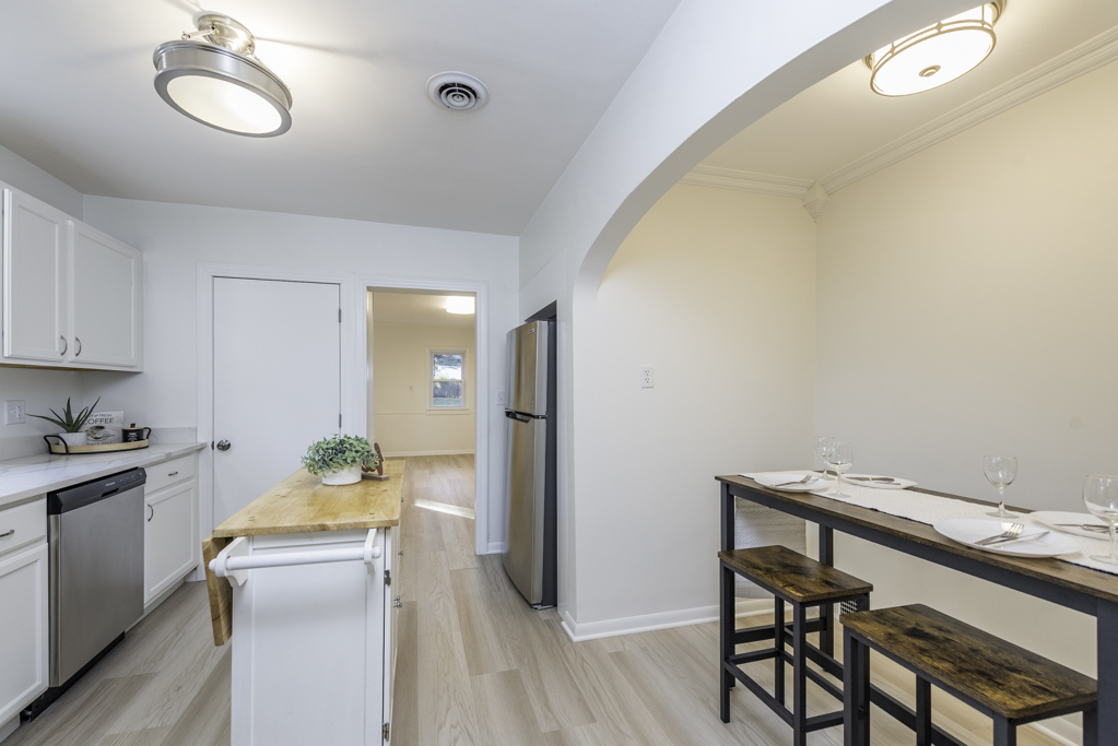 2110 Elisha Avenue, Zion, IL 60099