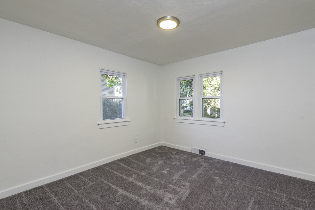 2110 Elisha Avenue, Zion, IL 60099