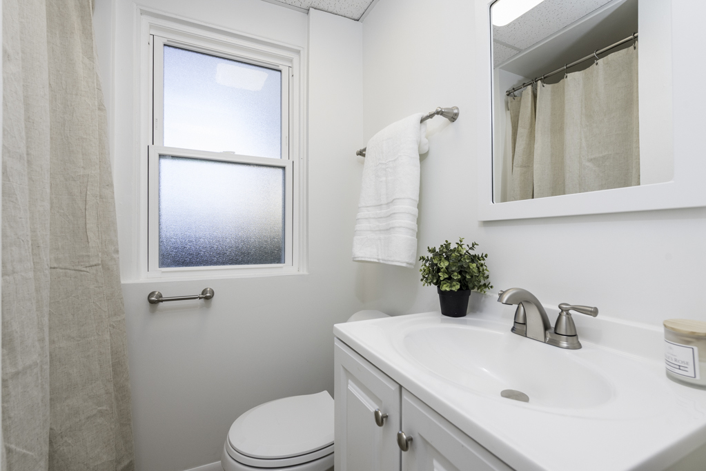 2110 Elisha Avenue, Zion, IL 60099