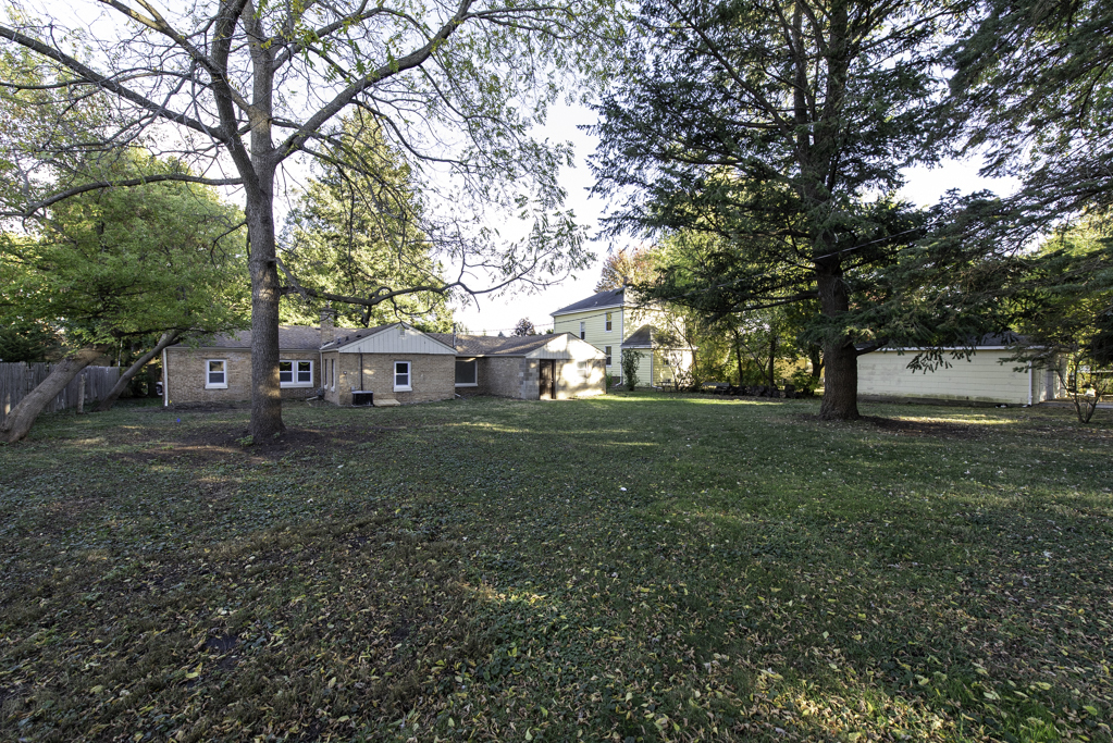 2110 Elisha Avenue, Zion, IL 60099