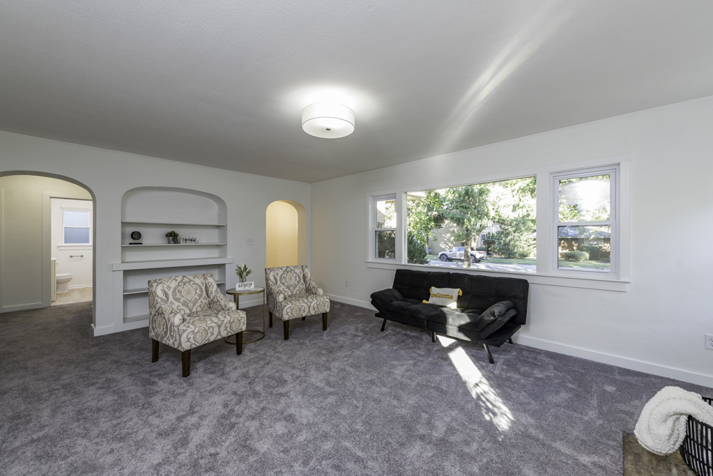 2110 Elisha Avenue, Zion, IL 60099