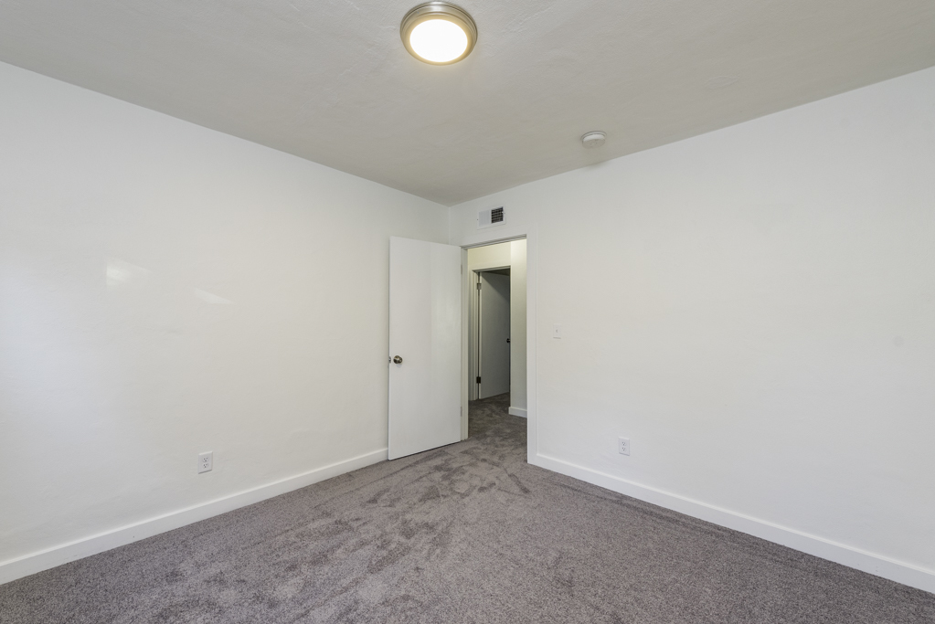 2110 Elisha Avenue, Zion, IL 60099